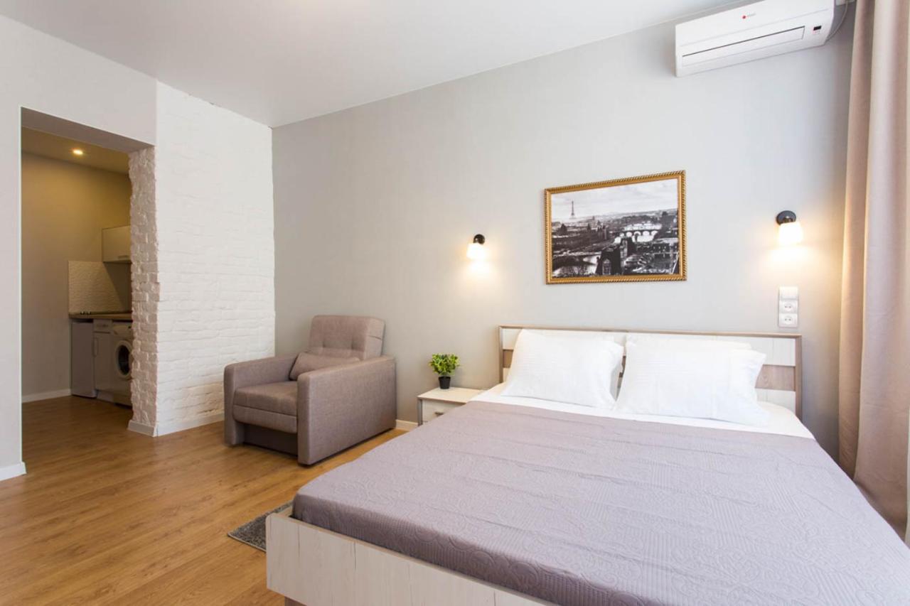 Cozy Apartment Beside Metro Yaroslava Mudroho, Universytet - Chernyshevska Str 95-6 Harkov Kültér fotó